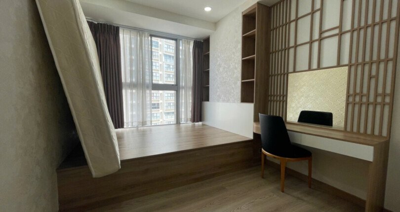 z6115797740528 296992647a3f7ee3bc121ab4e661dafd 810x430 - Bán Midtown M7 tầng 16 diện tích 80m 2 phòng giá 7,5 tỷ HĐMB