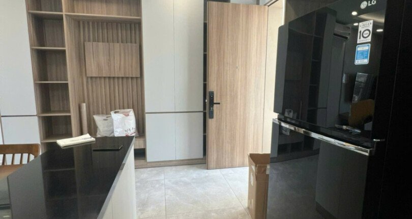 z6115798043525 58a529d47194c6d8672c8454fda80009 810x430 - Bán Midtown 76m 2 phòng tầng 11 giá 7,8 tỷ