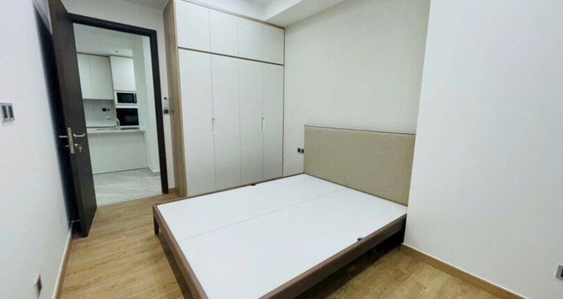 z6125463211984 dba66c2302004b754d435b8e1fa651fa 810x430 - Cho thuê Midtown tầng 10 81m 2 phòng giá 29 triệu