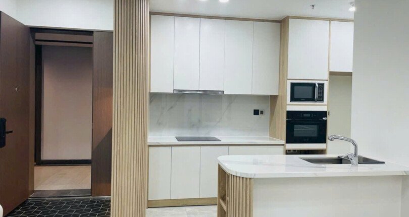 z6125463238054 d30e4e2a2b7fdb741bf579ee7317fe6e 810x430 - Cho thuê Midtown tầng 10 81m 2 phòng giá 29 triệu