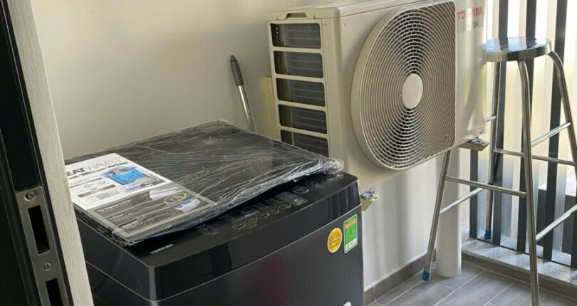 z6125464712012 f37c99f6d76afa2e835e5ea5ecd8cd67 810x430 - Bán căn hộ Midtown tầng 9 dt 80m 2 phòng căn góc giá 8 tỷ