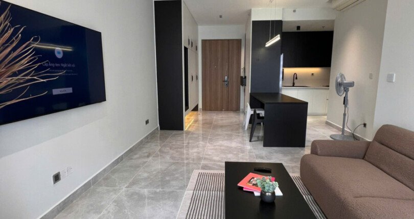 z6139371367004 b311f7a18e0fd456bc58e7c853be8b27 810x430 - Bán Midtown M8 tầng 18 Block H 83m 2 phòng ô xe hầm giá 8,5 tỷ