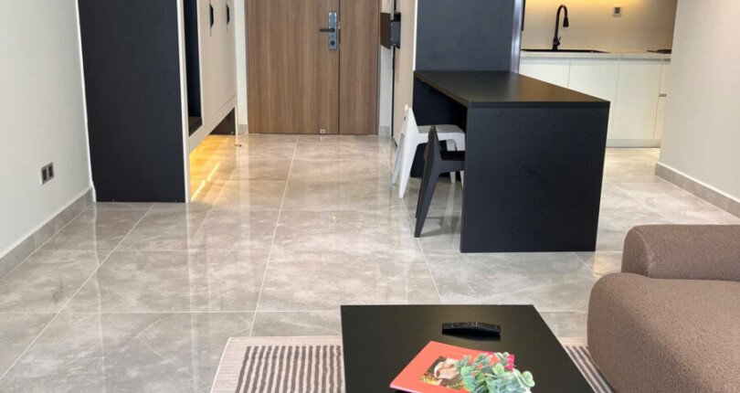 z6139371387617 e8ce85f85b0dad23812a0113187f5fcd 810x430 - Bán Midtown M8 tầng 18 Block H 83m 2 phòng ô xe hầm giá 8,5 tỷ