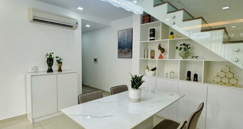 z6142689103602 3c6e443b4e761fb68b2de477c131268a 810x430 - Bán Duplex Star Hill 11 tỷ Block C tầng 4 151m 3 phòng có HĐT 40tr