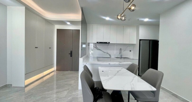 z6161430680145 fdba5fc12855f16046efe465700aedcb 810x430 - Cho thuê Midtown M8 Block C Tầng 12 108m 3 phòng giá 45 triệu