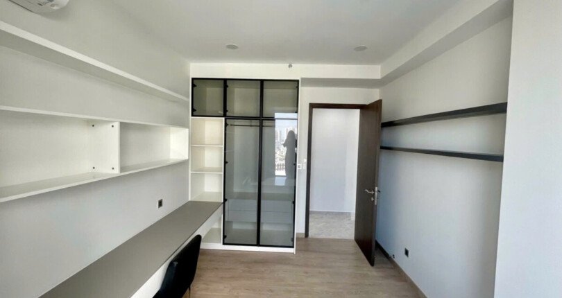 z6161430787684 b4584e54baccd1a3f6fe3b0e95f828b1 810x430 - Cho thuê Midtown M8 Block C Tầng 12 108m 3 phòng giá 45 triệu