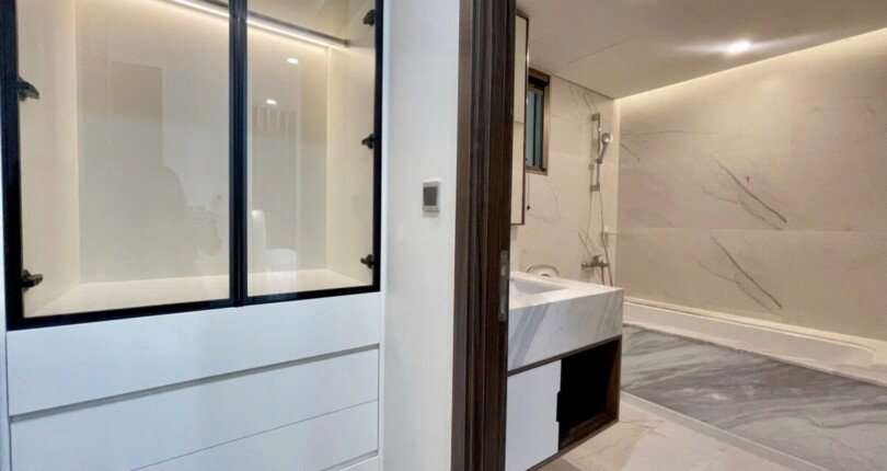 z6161430805982 b0b326bcd53e71ff631d4ca07f8c9ea7 810x430 - Cho thuê Midtown M8 Block C Tầng 12 108m 3 phòng giá 45 triệu