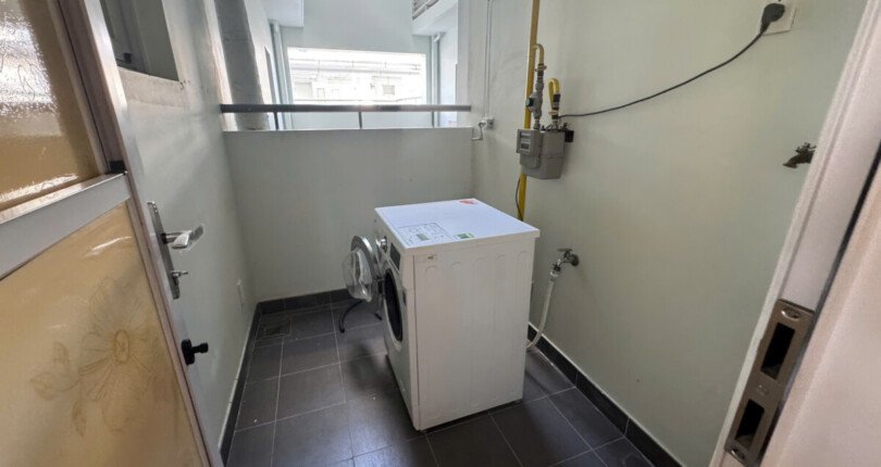 z6164965242339 f38ef2fccce3adea1062218dd4988175 810x430 - Bán căn hộ Happy Valley Block H Tầng 20 100m 3 phòng giá 8,3 tỷ