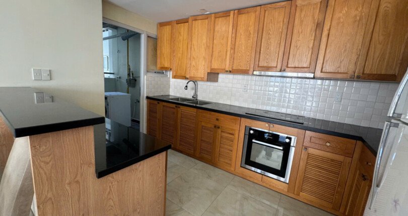 z6164965269159 69cd2551386efc84c2eb507acc256721 810x430 - Bán căn hộ Happy Valley Block H Tầng 20 100m 3 phòng giá 8,3 tỷ