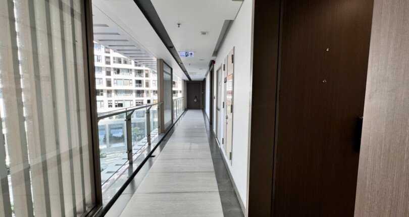 z6182952545993 ed1410bb80be506835c2dc1316e28152 810x430 - Bán Midtown M8 Block B Tầng 4 98m 2 phòng giá 10,5 tỷ