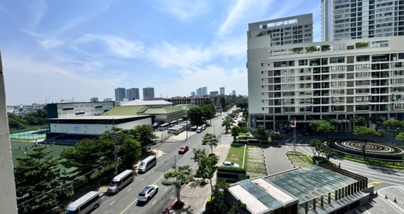 z6182952610894 cc0b01733142a417bfb031a4f60ddea3 810x430 - Bán Midtown M8 Block B Tầng 4 98m 2 phòng giá 10,5 tỷ