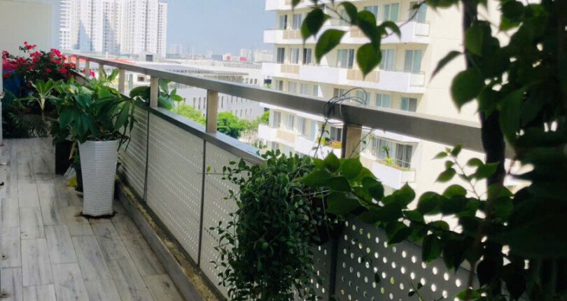 ban cong can ho 1 810x430 - Giá mua bán căn hộ 3pn Block B Chung cư Grand View C Quận 7 T1/2025
