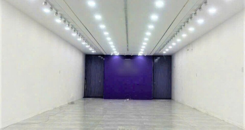 can canh hien trang mat bang trong 810x430 - Giá cho thuê mặt bằng kinh doanh đường Nguyễn Thị Thập Quận 7 T1/2025