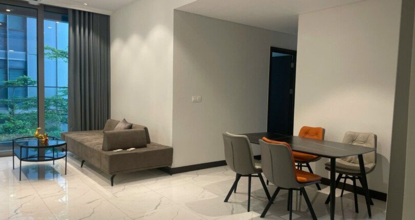 can canh phong khach can ho ban 810x430 - Bán gấp căn hộ 2 phòng ngủ chung cư Empire City Thủ Thiêm, có sẵn hdt 32tr/tháng