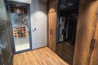 can-canh-phong-thay-quan-ao