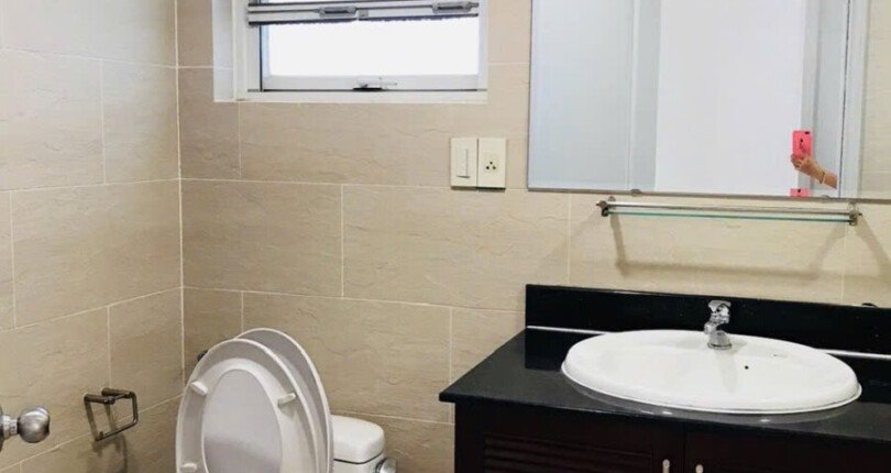 can ho ban co 2 toilet day du thiet bi nhu hinh 1 810x430 - Giá mua bán căn hộ 3 phòng ngủ Block 3b chung cư Grand View C Quận 7 T1/2025