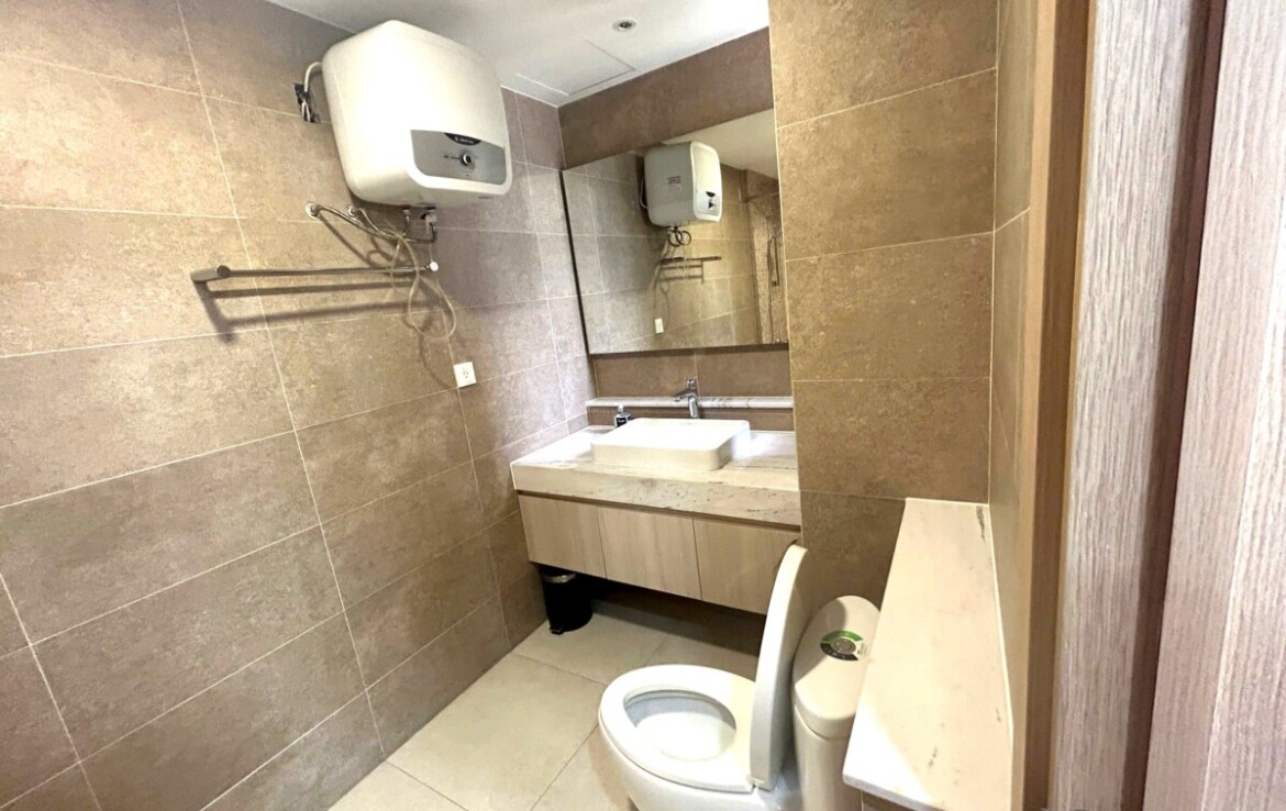 can ho ban co 2 toilet hoan thien nhu hinh 2 1170x738 - Duy nhất bán căn hộ Riverpark Premier, 130m2, view sông và hồ bơi giá 14,5 tỷ