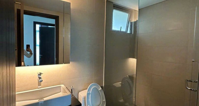 can ho ban co 2 toilet hoan thien nhu hinh 810x430 - Giá mua bán căn hộ 2 phòng ngủ 105m2 Tháp Tilia chung cư Empire City Thủ Thiêm