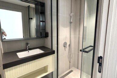 can-ho-co-2-toilet-day-du-thiet-bi-sang-trong