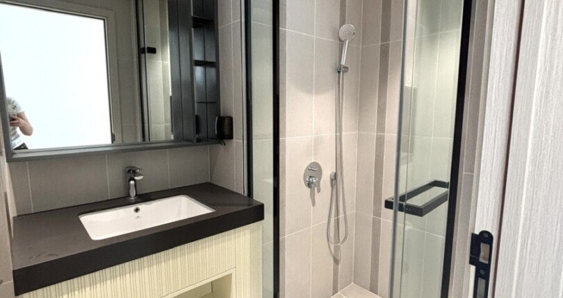 can ho co 2 toilet day du thiet bi sang trong 810x430 - Giá cho thuê căn hộ 2 phòng ngủ Block A chung cư Cardinal Court Quận 7 T1/2025