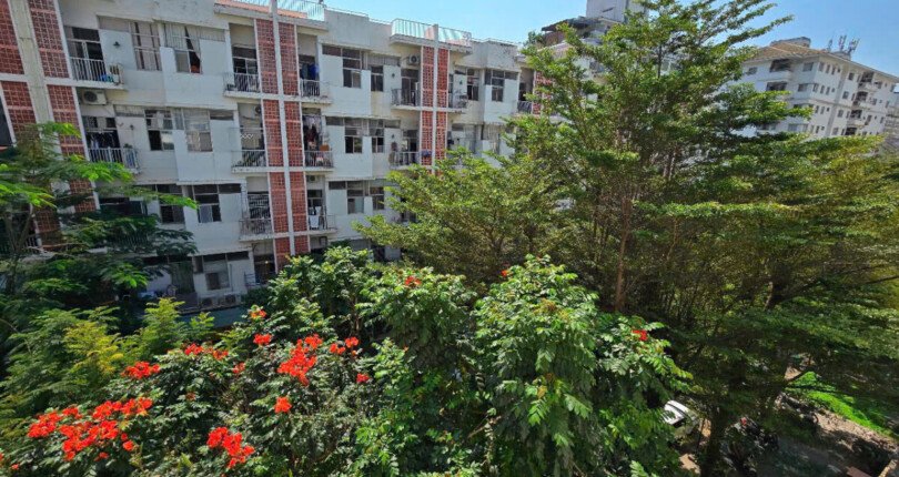 can o lien ke cong vien noi khu 810x430 - Giá mua bán căn hộ 2 phòng ngủ chung cư Hưng Vượng 2 Quận 7 T1/2025