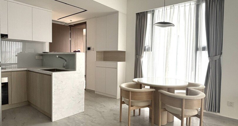 hinh anh bep va phong an can ho cho thue 810x430 - Giá cho thuê căn hộ 2 phòng ngủ Block A chung cư Cardinal Court Quận 7 T1/2025