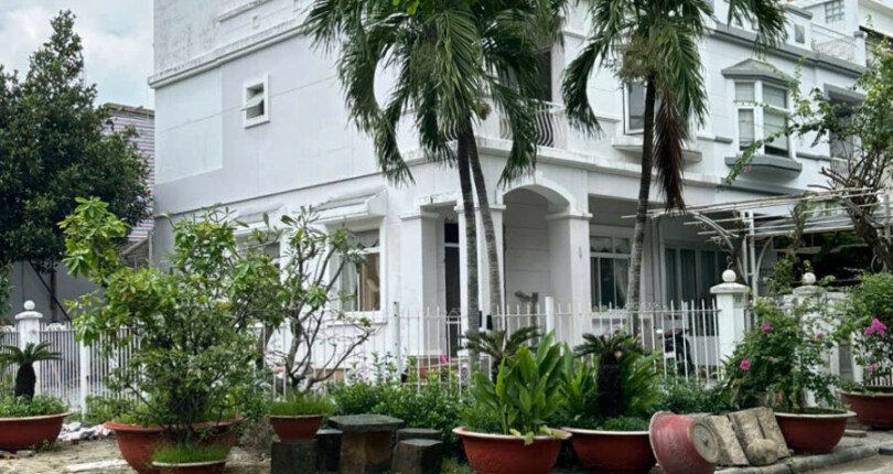 hinh anh cho thue nha biet thu nguyen can noi khu my thai 1c phuong tan phu quan 7 t1 2025 810x430 - Giá cho thuê nhà Biệt thự nguyên căn số 17 Khu phố Mỹ Thái 1c Phú Mỹ Hưng t1/2025