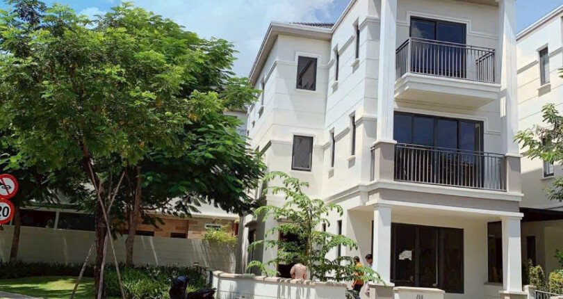ket cau nha ban tret 2 lau 810x430 - Giá mua bán nhà Biệt thự nguyên căn Khu dân cư Nine South Nhà Bè T1/2025