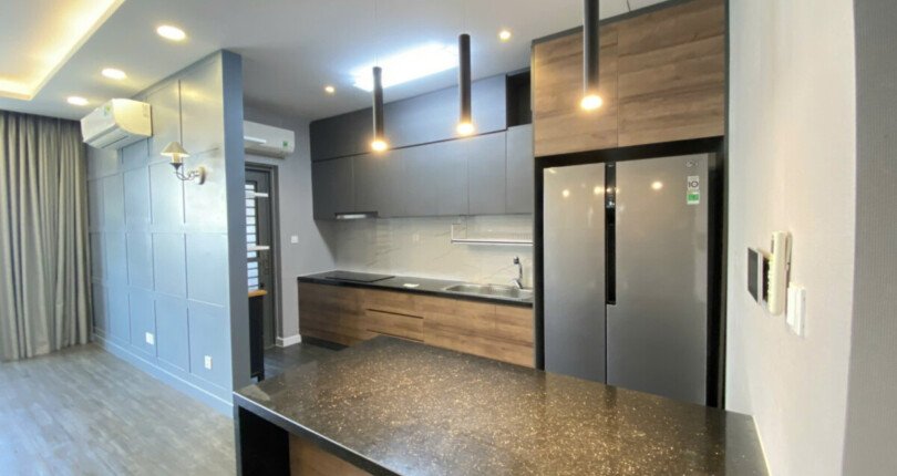 khong gian bep rong rai 3 810x430 - Giá mua bán căn hộ 3 phòng ngủ số 01 Block B chung cư Riverpark Premier Quận 7 T1/2025