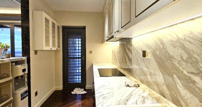 khong gian bep sang trong 810x430 - Giá mua bán căn hộ 2 phòng ngủ Block B view sông chung cư Riverpark Premier Phú Mỹ Hưng