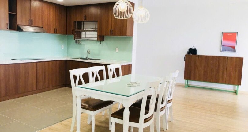khong gian bep va phong an 2 810x430 - Giá mua bán căn hộ 3 phòng ngủ Block 3b chung cư Grand View C Quận 7 T1/2025