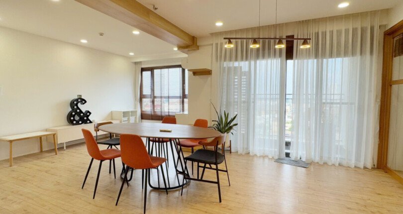 khong gian phong an rong rai 1 810x430 - Giá mua bán căn hộ 3 phòng ngủ Block B số 03 chung cư Nam Phúc Le Jardin Quận 7 T1/2025