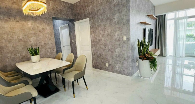 khong gian phong an rong rai 2 810x430 - Giá cho thuê căn hộ 3 phòng ngủ 2a2.1.7 chung cư Garden Court 1 Quận 7 T1/2025