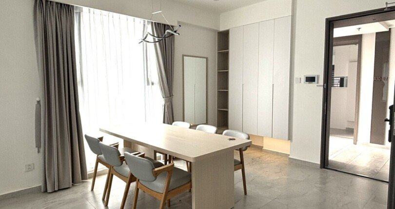 khong gian phong an rong rai 810x430 - Giá cho thuê căn hộ 3 phòng ngủ Block A chung cư Cardinal Court Quận 7 T1/2025