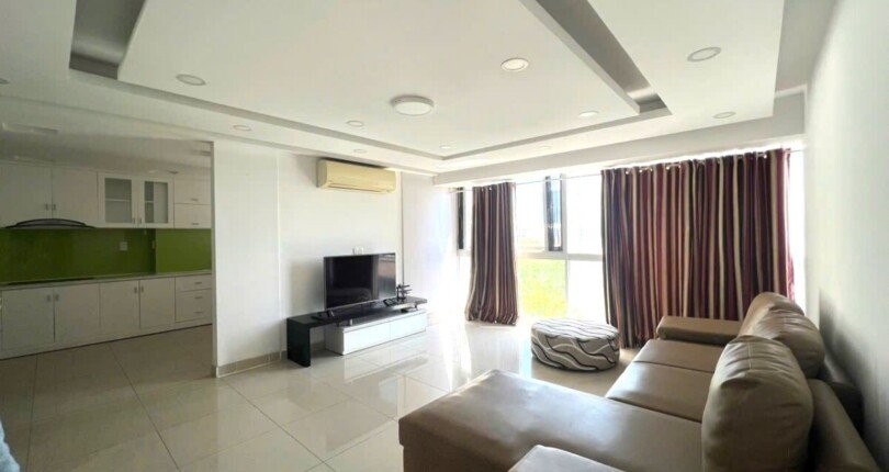 khong gian phong khach can ho ban 2 810x430 - Giá mua bán căn hộ 2 phòng ngủ block 1C chung cư Garden Court 1 Quận 7 T1/2025