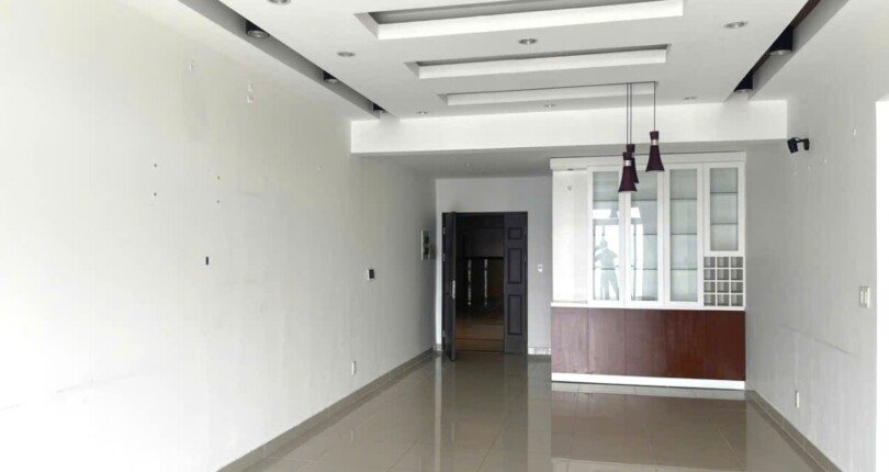 khong gian phong khach can ho ban 4 810x430 - Giá mua bán căn hộ 3 phòng ngủ Block B chung cư Riverside Residence Quận 7 T1/2025