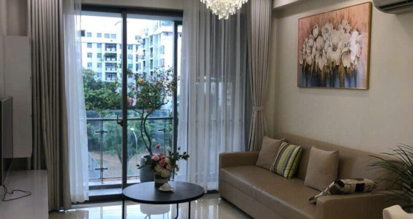 khong gian phong khach rong rai 1 810x430 - Giá mua bán căn hộ 3 phòng ngủ chung cư Hưng Phúc Happy Residence Quận 7 T1/2025