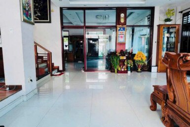 khong-gian-phong-khach-tang-tret-nha-dat-ban