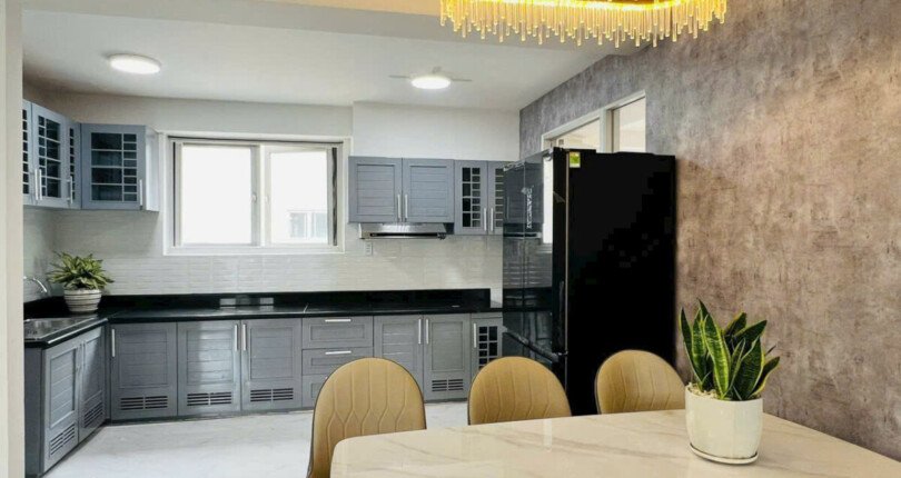 khu vuc bep va phong an 810x430 - Giá cho thuê căn hộ 3 phòng ngủ 2a2.1.7 chung cư Garden Court 1 Quận 7 T1/2025