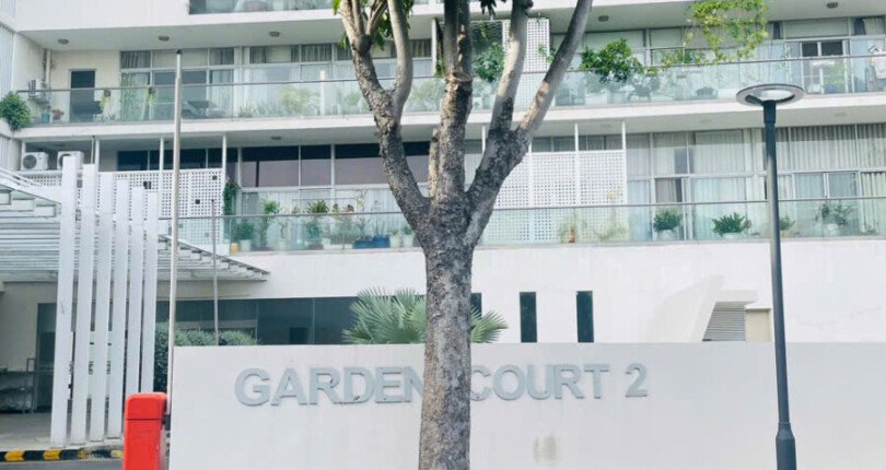 loi vao chung cu garden court 2 quan 7 810x430 - Giá mua bán căn hộ 3 phòng ngủ block 3A chung cư Garden Court 2 Quận 7 T1/2025