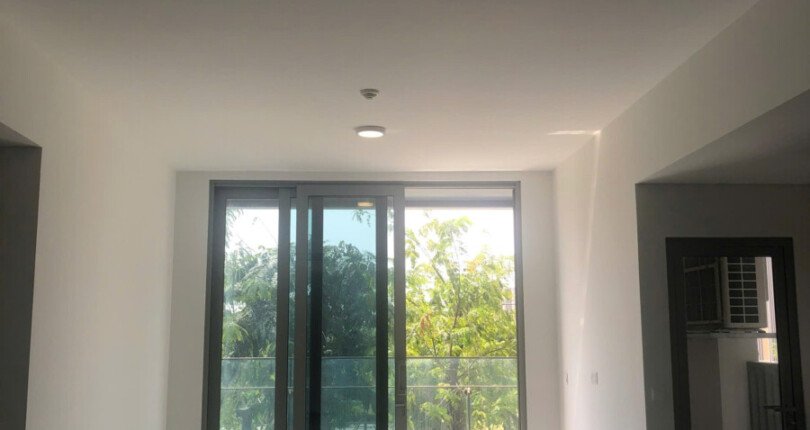 phong khach can ho ban 1 810x430 - Chủ gửi bán gấp căn hộ 1C2.03 Tháp Tilia chung cư Empire City Thủ Thiêm t1/2025