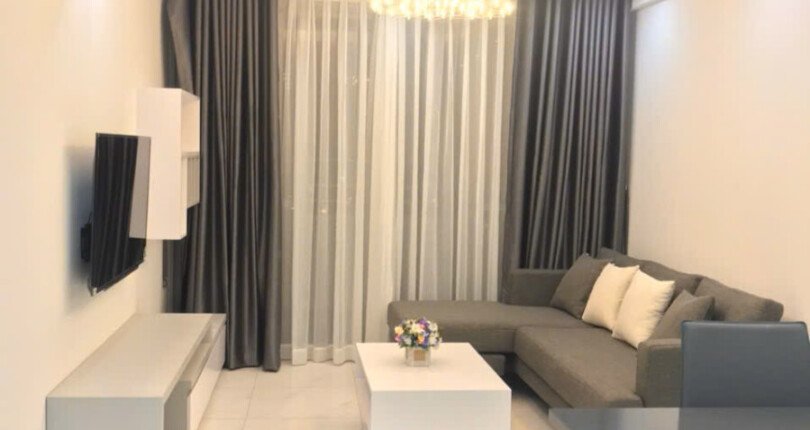 phong khach can ho ban 27 810x430 - Bán căn hộ chung cư Scenic Valley 1, 80m2, giá 6.3 tỷ, nội thất đầy đủ, nhà đang trống xem nhà dễ.