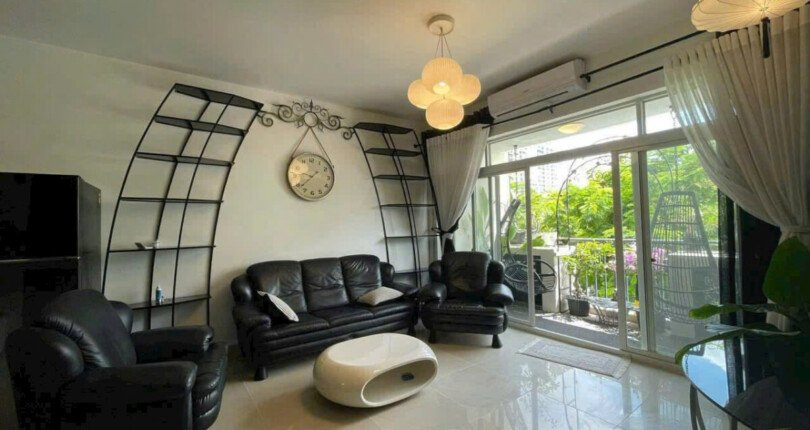 phong khach can ho ban 8 810x430 - Giá mua bán căn hộ 3 phòng ngủ chung cư Cảnh Viên 3 Quận 7 T1/2025