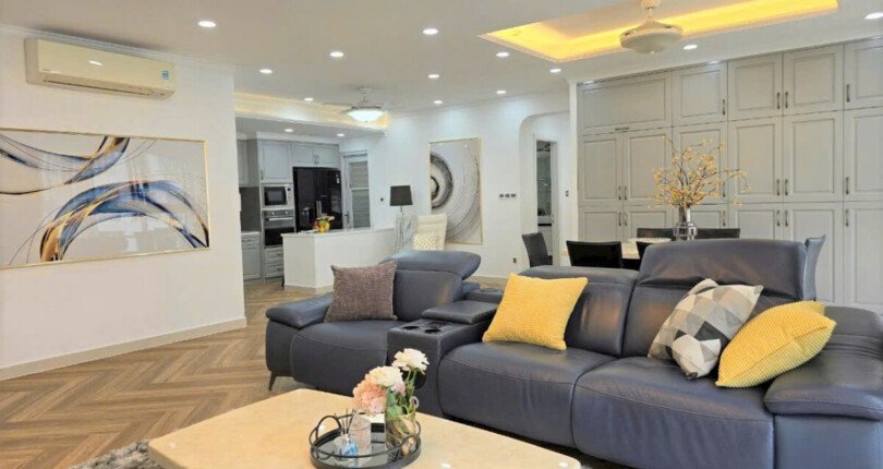 phong khach sang trong 810x430 - Giá mua bán căn hộ 3 phòng ngủ Block K chung cư Happy Valley Quận 7 T1/2025