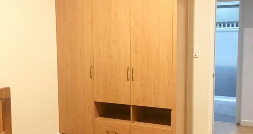 phong ngu can ho 810x430 - Giá mua bán căn hộ 3 phòng ngủ - 136m2 chung cư Garden Court 2 Quận 7 T1/2025