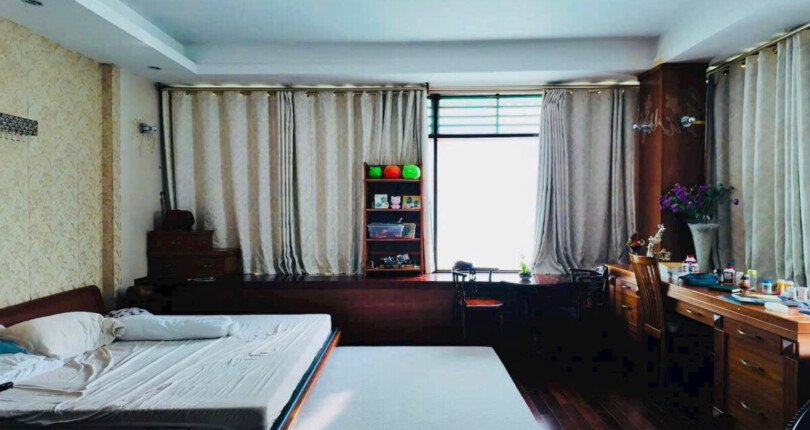 phong ngu rong rai sang trong 1 810x430 - Giá mua bán nhà Biệt thự nguyên căn mặt Đường số 17 Khu dân cư Sadeco Ven Sông Quận 7 T1/2025