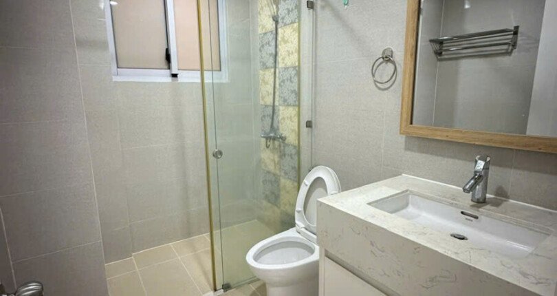 toilet can ho ban 1 810x430 - Giá mua bán căn hộ 3 phòng ngủ block A chung cư Happy Valley Quận 7 T1/2025