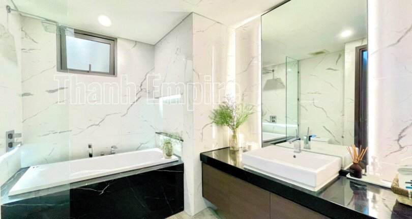 toilet co bon tam nam 810x430 - Bán căn hộ 2pn Empire City Thủ Thiêm, diện tích 94m2, lầu cao