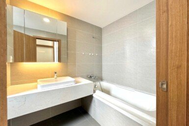 toilet-phong-master-co-bon-tam-nam