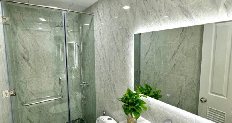 tollet can ho ban 3 810x430 - Bán căn hộ chung cư Sky Garden 3, diện tích 70,12m2, 03pn, giá 5.160 tỷ, nội thất mới 100%.